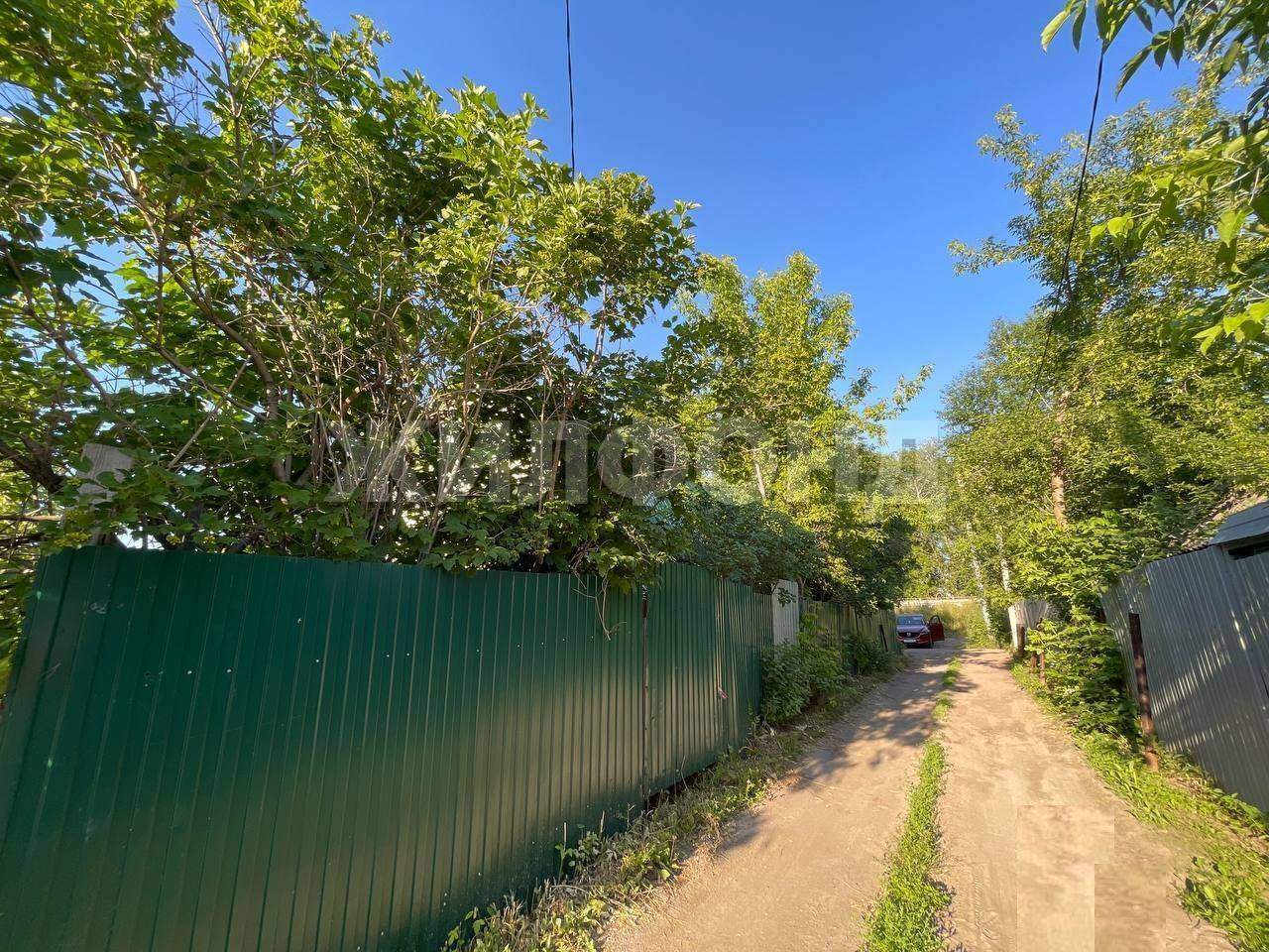 Продам земельный участок 1200 м.кв.