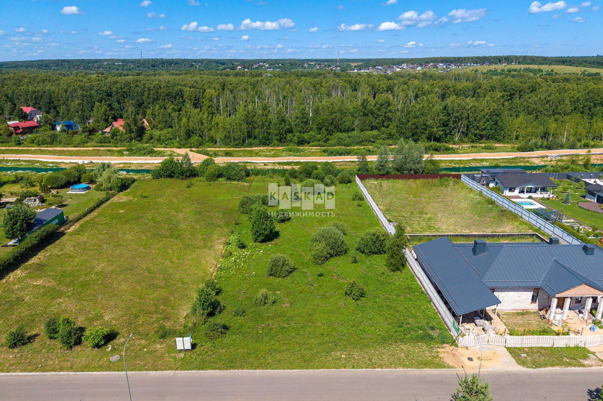 Продам земельный участок 1500 м.кв.