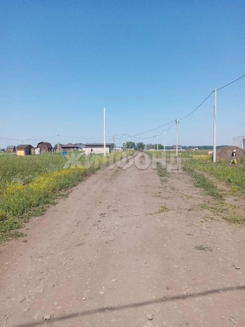 Продам земельный участок 1040 м.кв.
