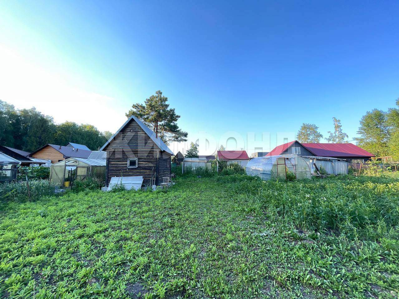 Продам земельный участок 1200 м.кв.