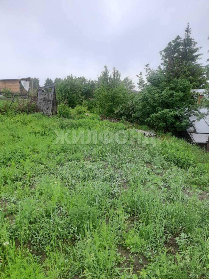 Продам земельный участок 824 м.кв.