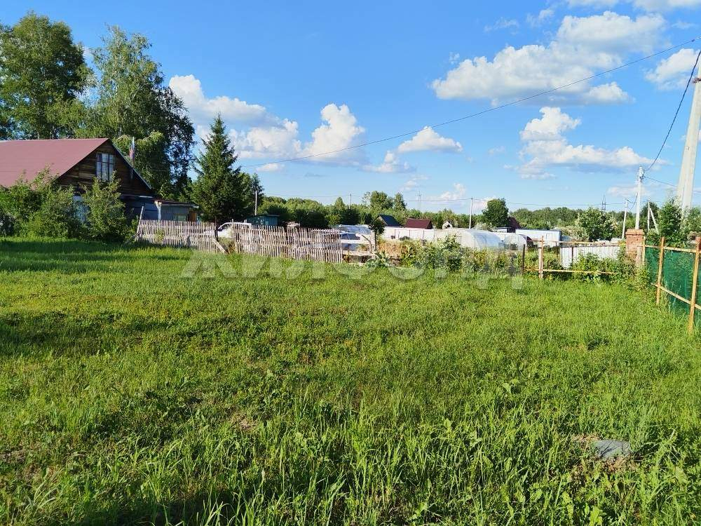 Продам земельный участок 1400 м.кв.