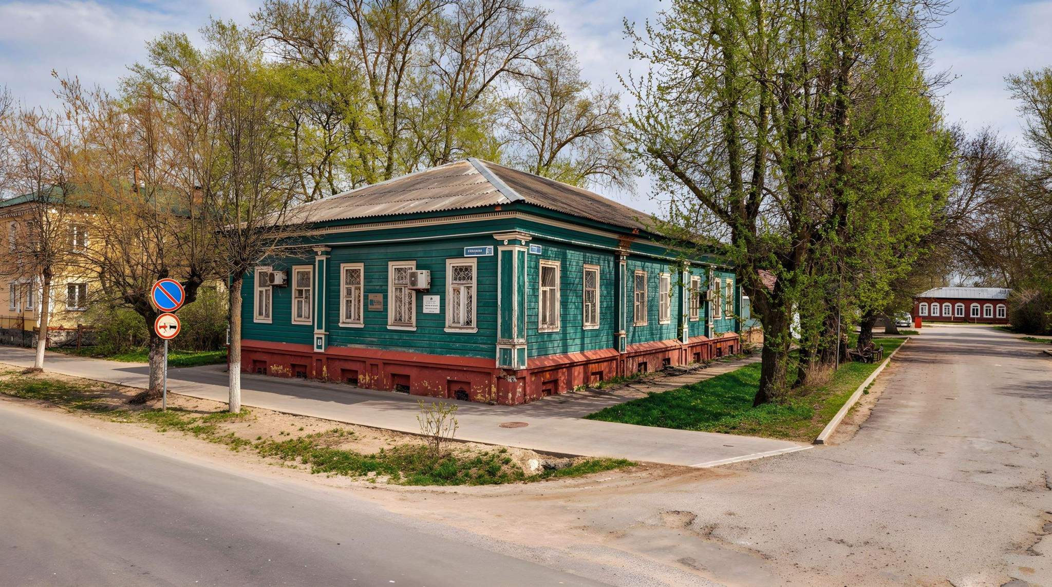 Продам торговое помещение 528.7 м.кв.
