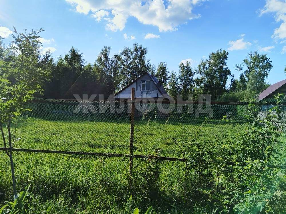 Продам земельный участок 1400 м.кв.