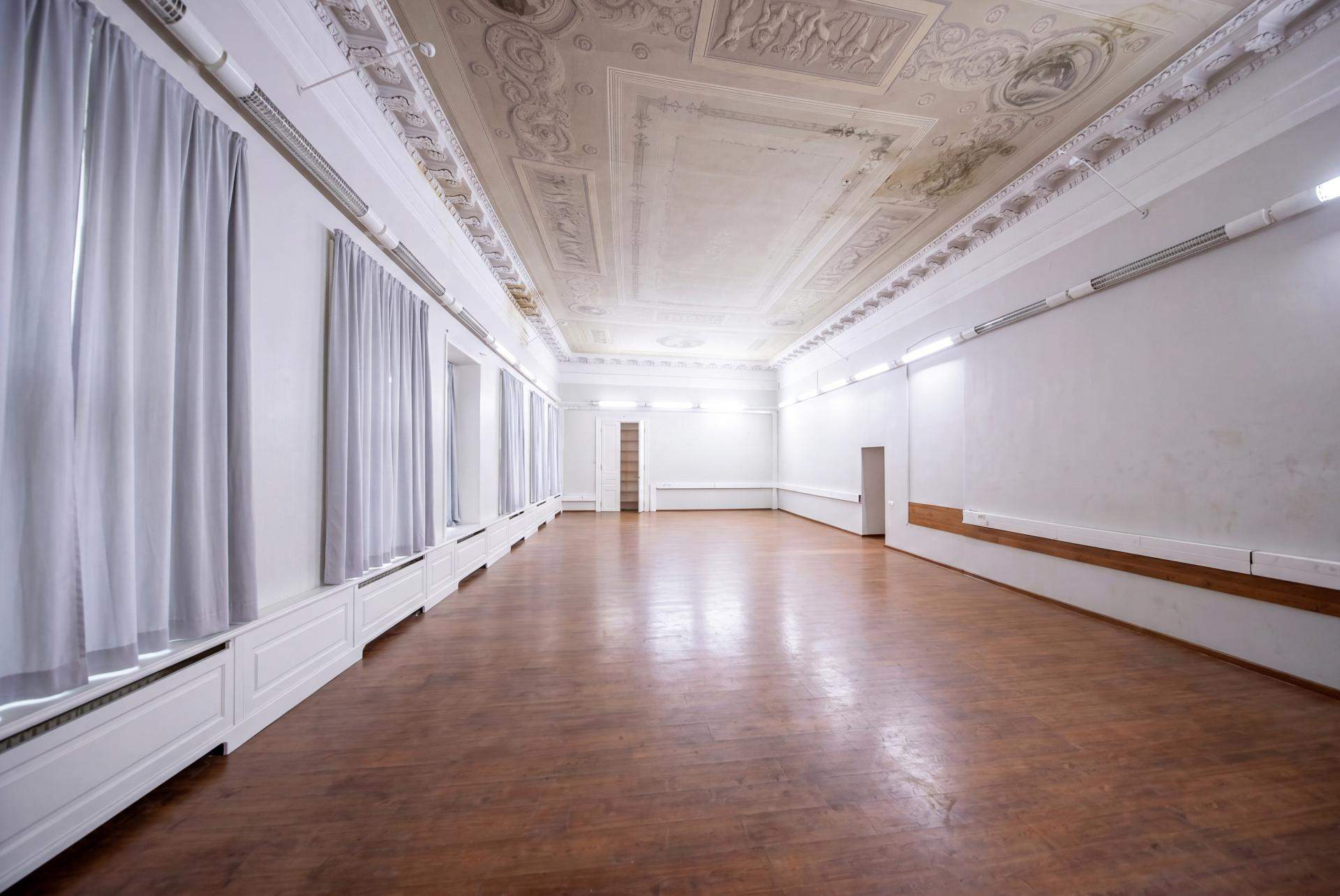 Продам торговое помещение 2180.4 м.кв.