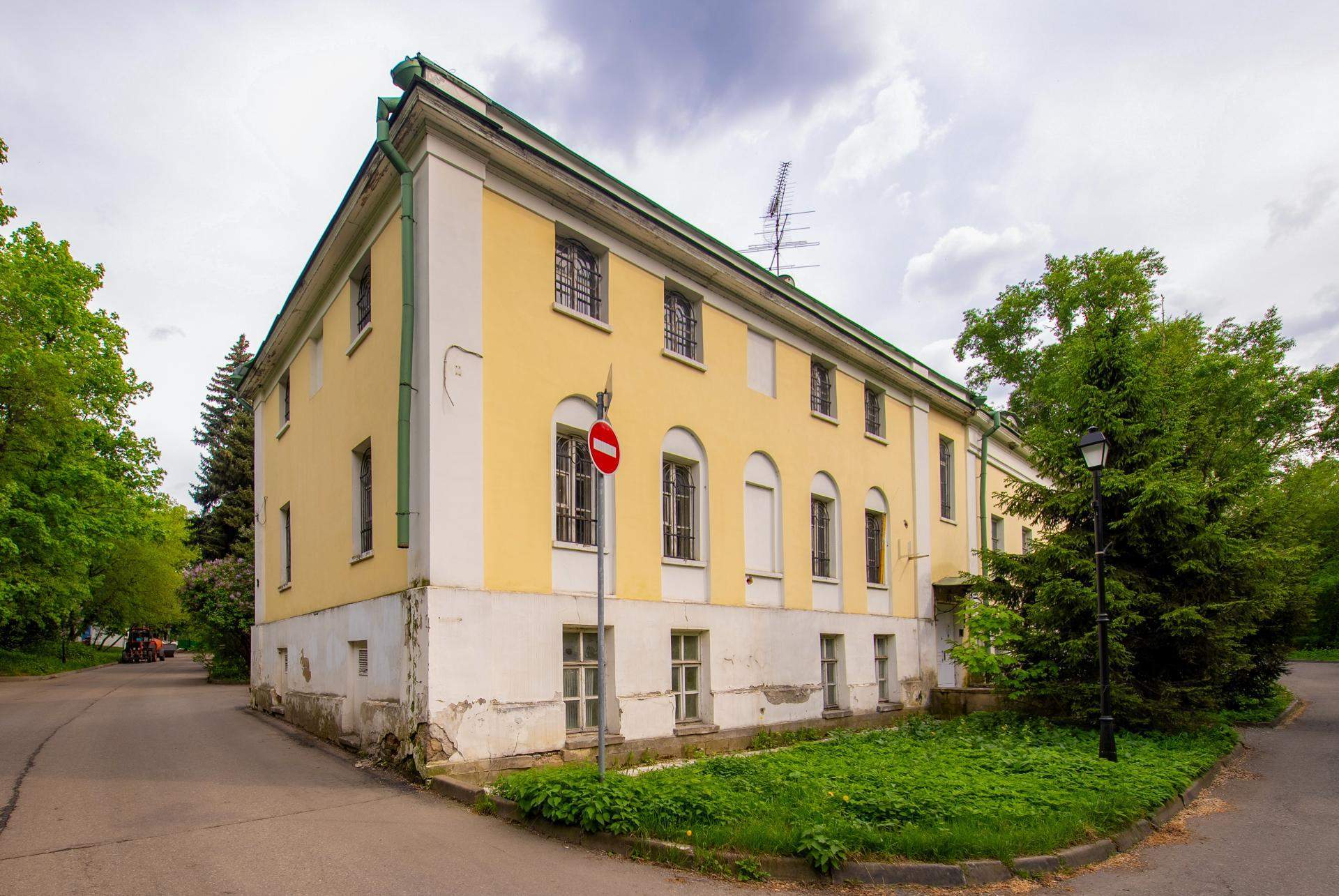 Продам торговое помещение 2180.4 м.кв.