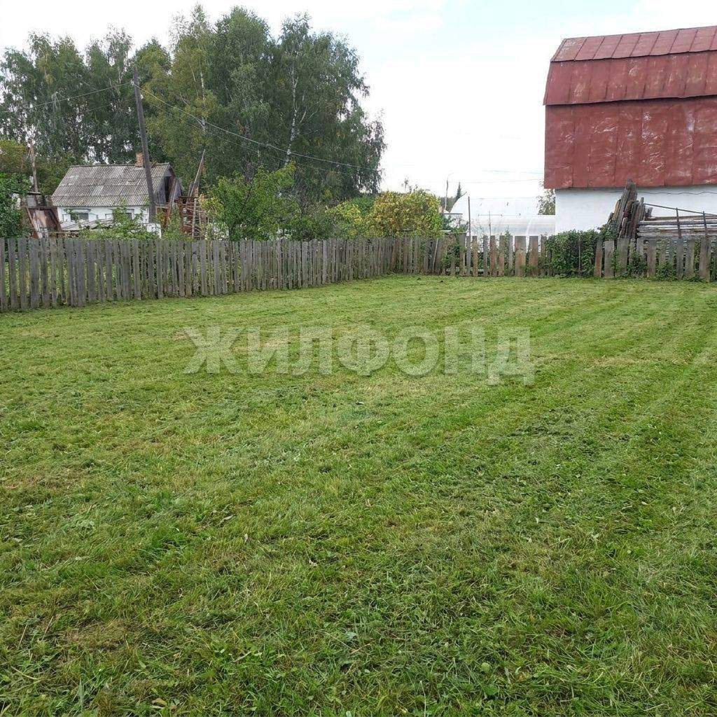 Продам земельный участок 1050 м.кв.