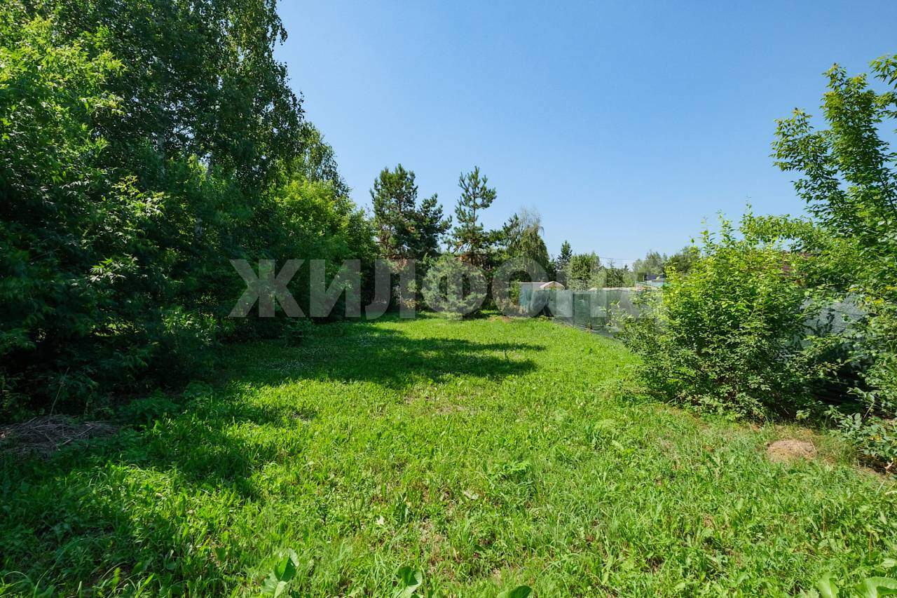 Продам земельный участок 1198 м.кв.