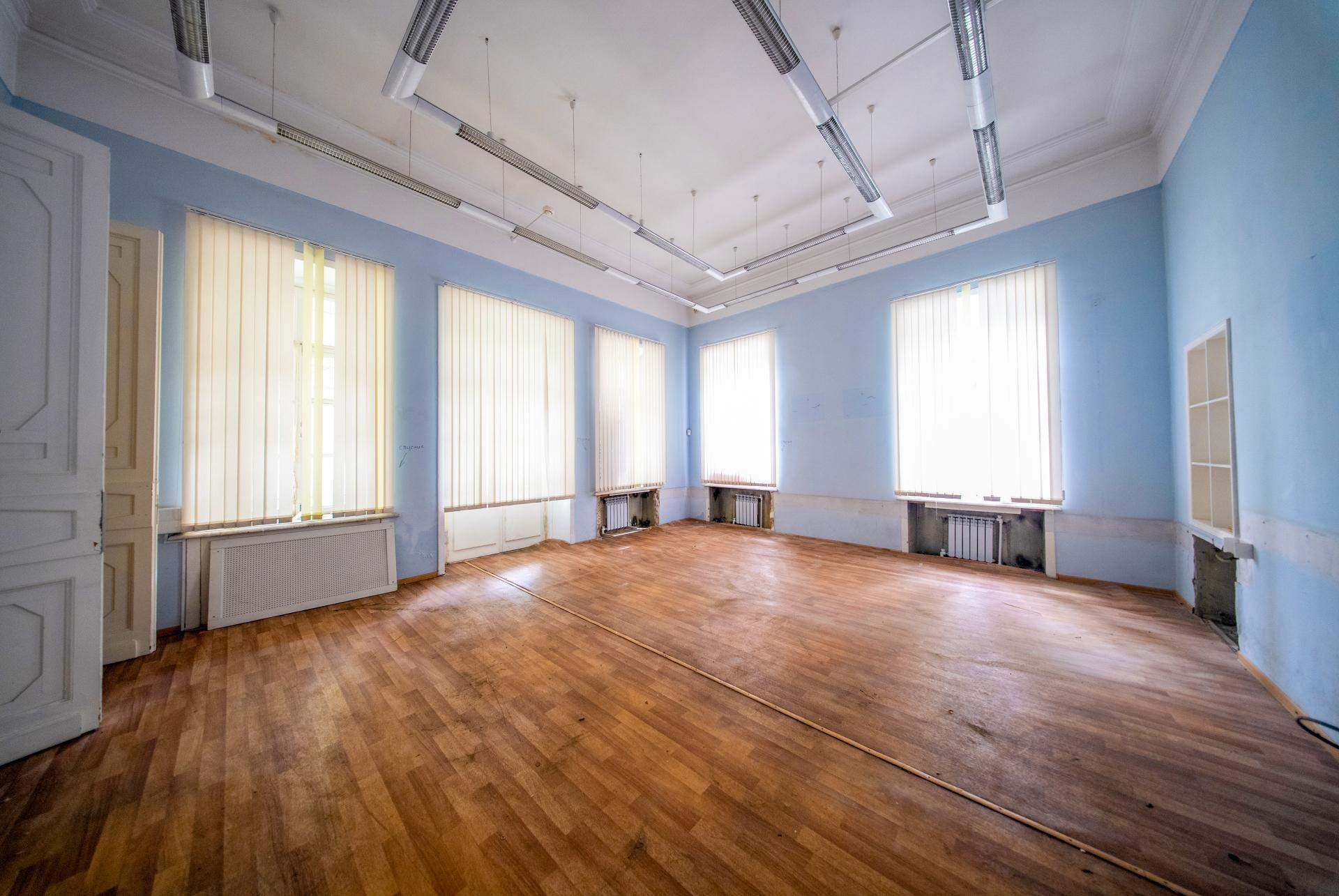 Продам торговое помещение 2180.4 м.кв.