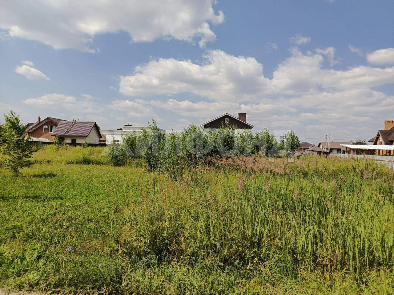 Продам земельный участок 1089 м.кв.