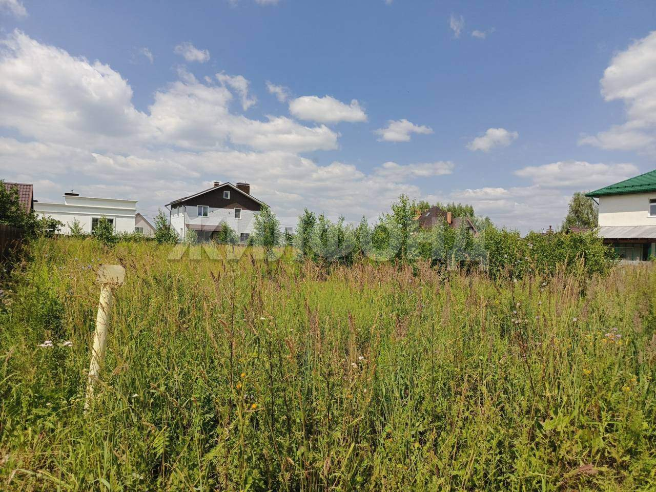 Продам земельный участок 1089 м.кв.