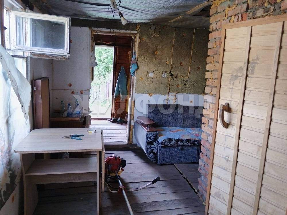 Продам земельный участок 1400 м.кв.