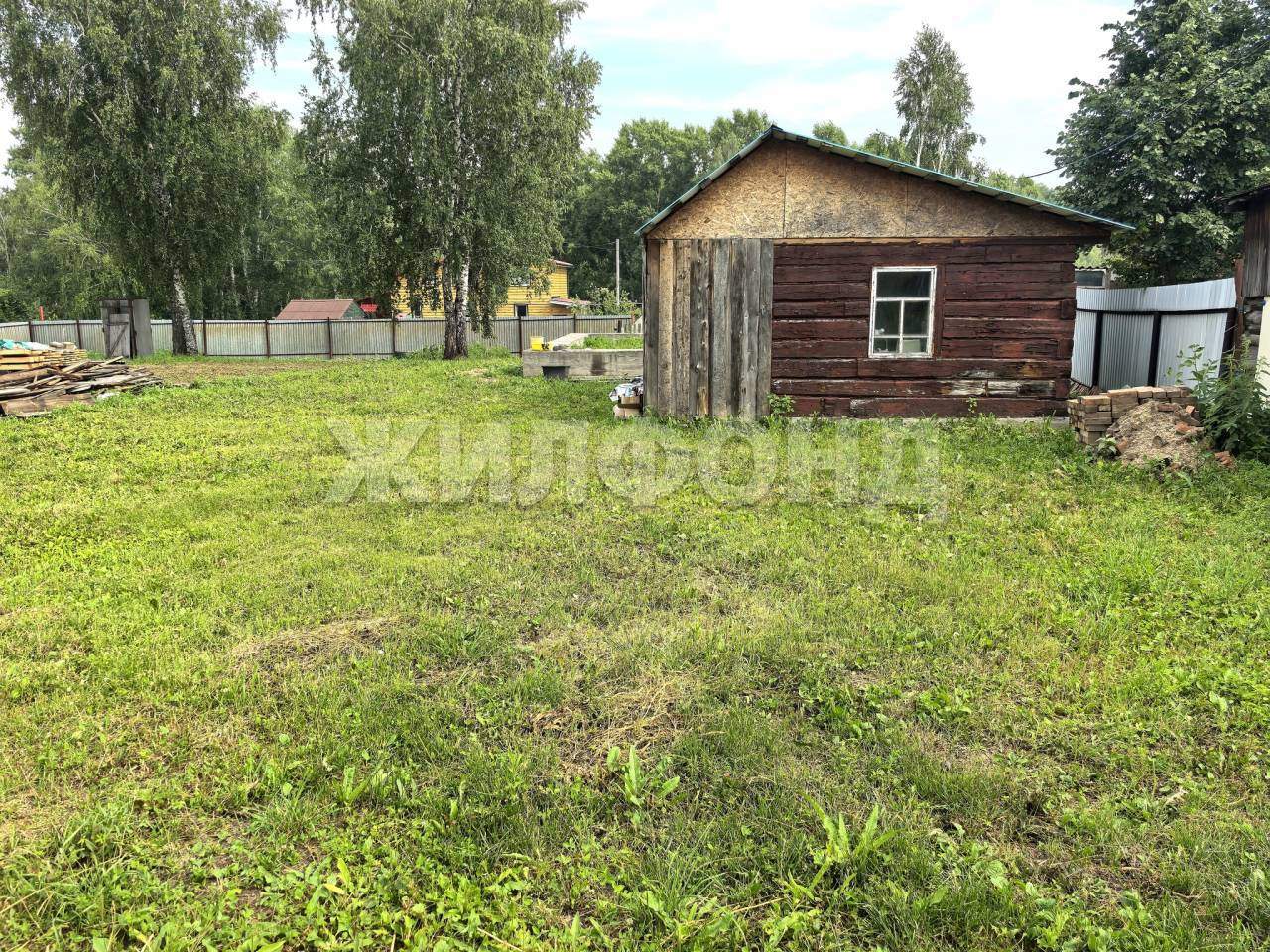 Продам земельный участок 1000 м.кв.
