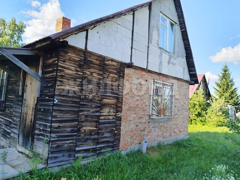 Продам земельный участок 1400 м.кв.