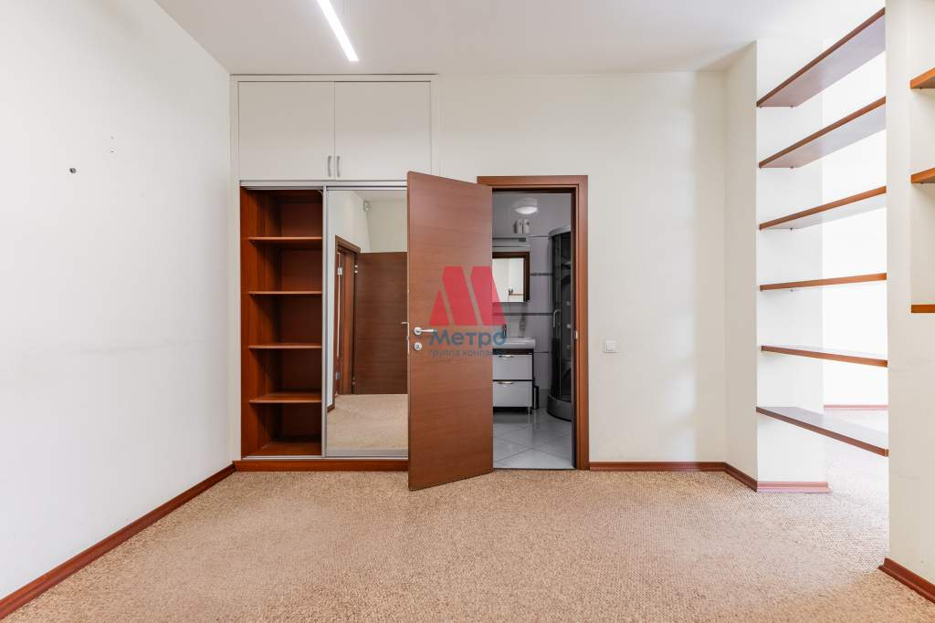 Сдам в аренду офис 200 м.кв.