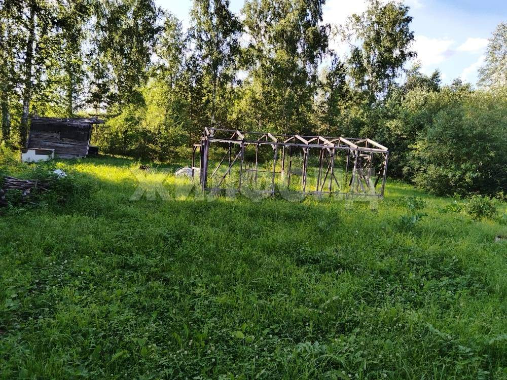 Продам земельный участок 1400 м.кв.