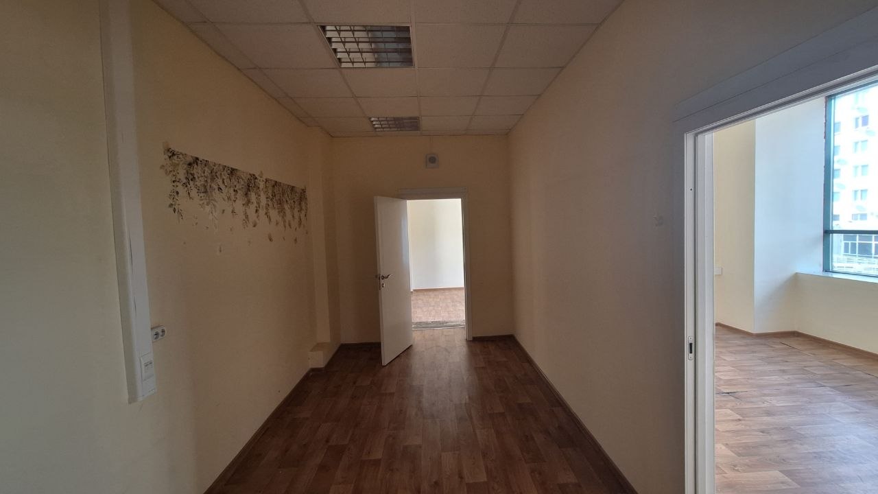 Сдам в аренду офис 68.3 м.кв.