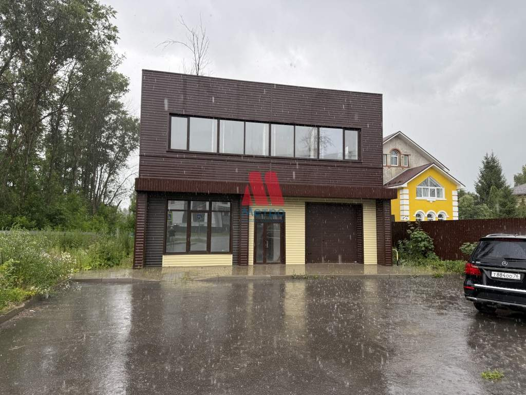 Сдам в аренду торговое помещение 260 м.кв.