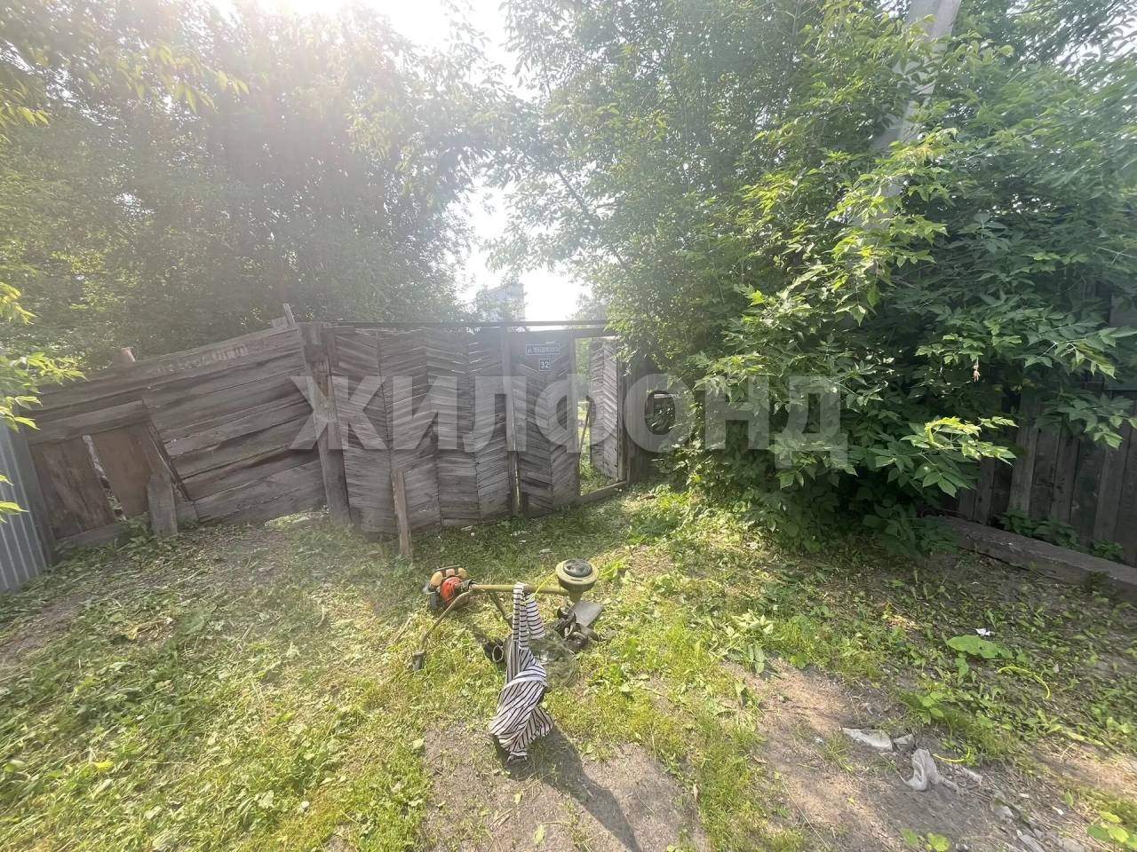 Продам земельный участок 700 м.кв.