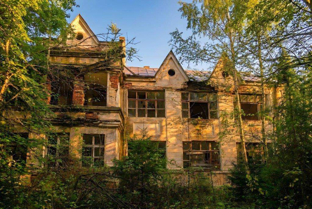 Продам торговое помещение 4945 м.кв.
