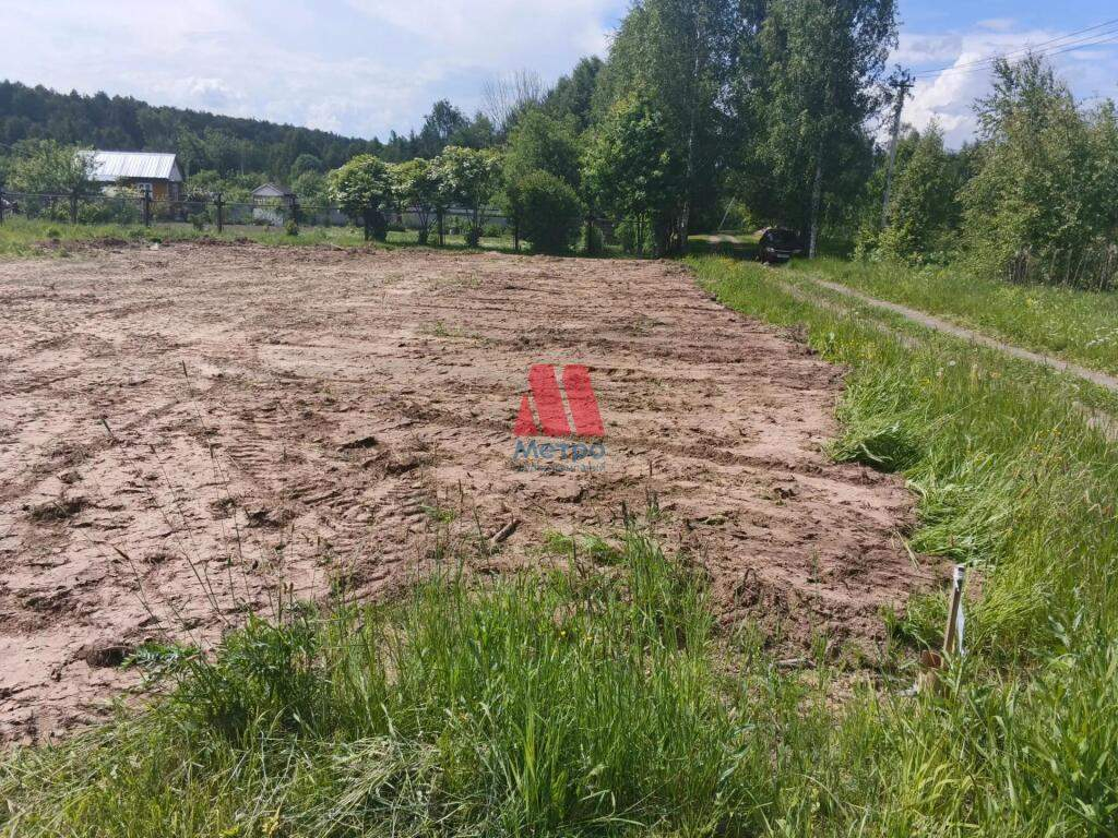 Продам земельный участок 1700 м.кв.