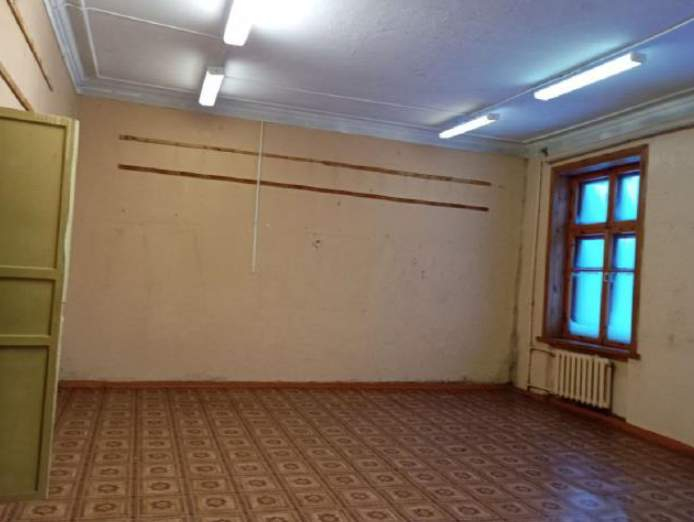 Продам торговое помещение 1600.9 м.кв.