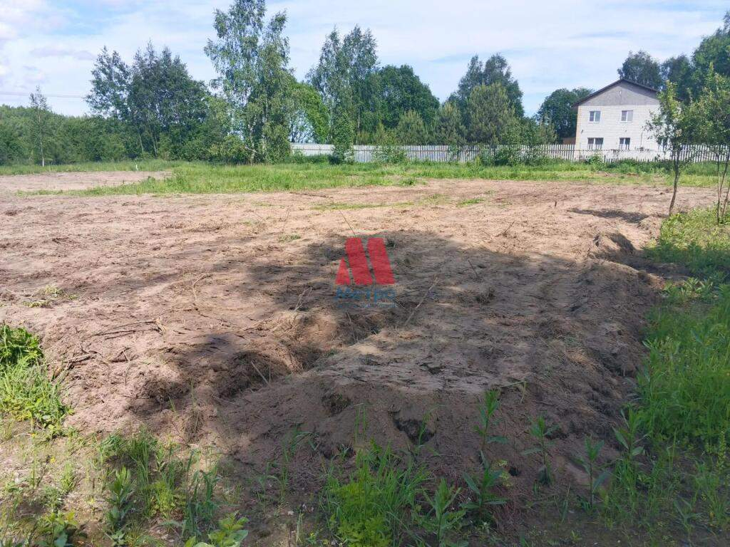 Продам земельный участок 1700 м.кв.