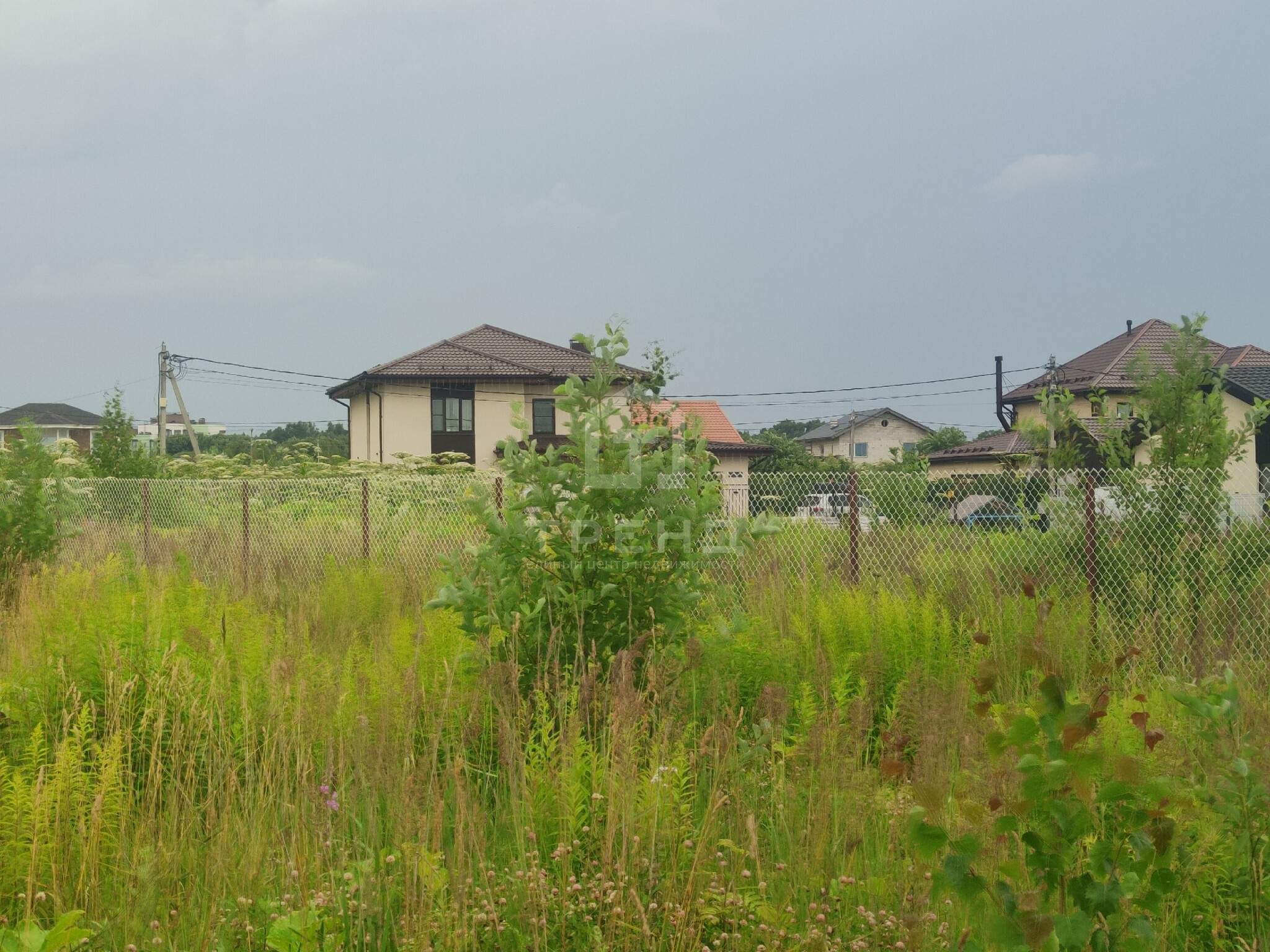Продам земельный участок 1200 м.кв.
