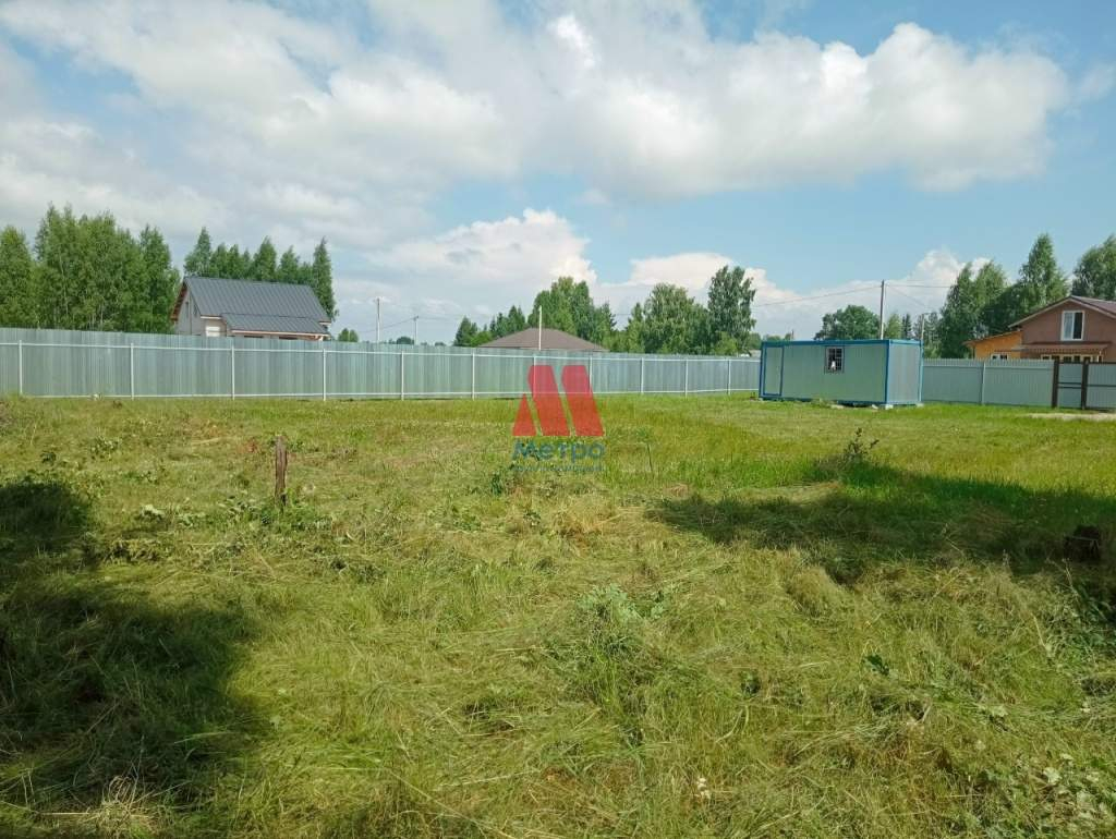 Продам земельный участок 1100 м.кв.