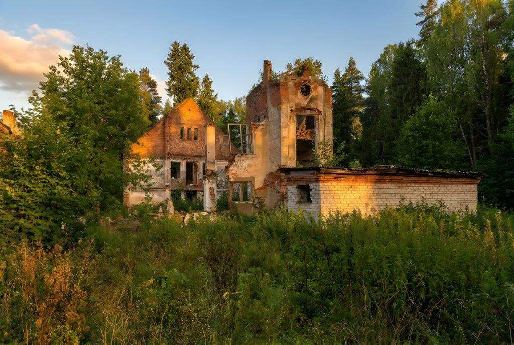 Продам торговое помещение 4945 м.кв.