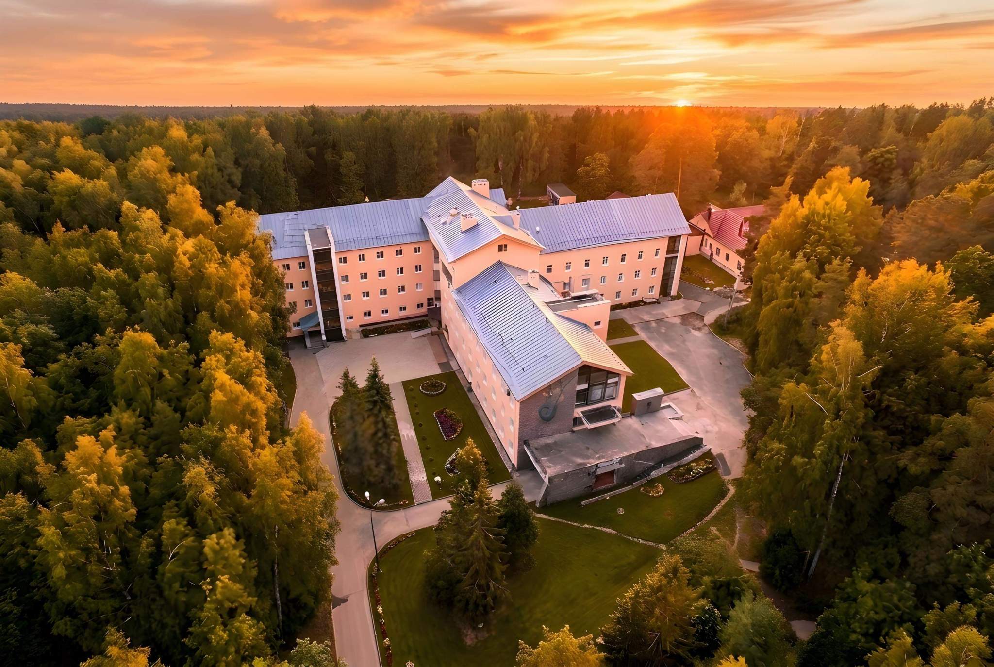Продам торговое помещение 2260.6 м.кв.