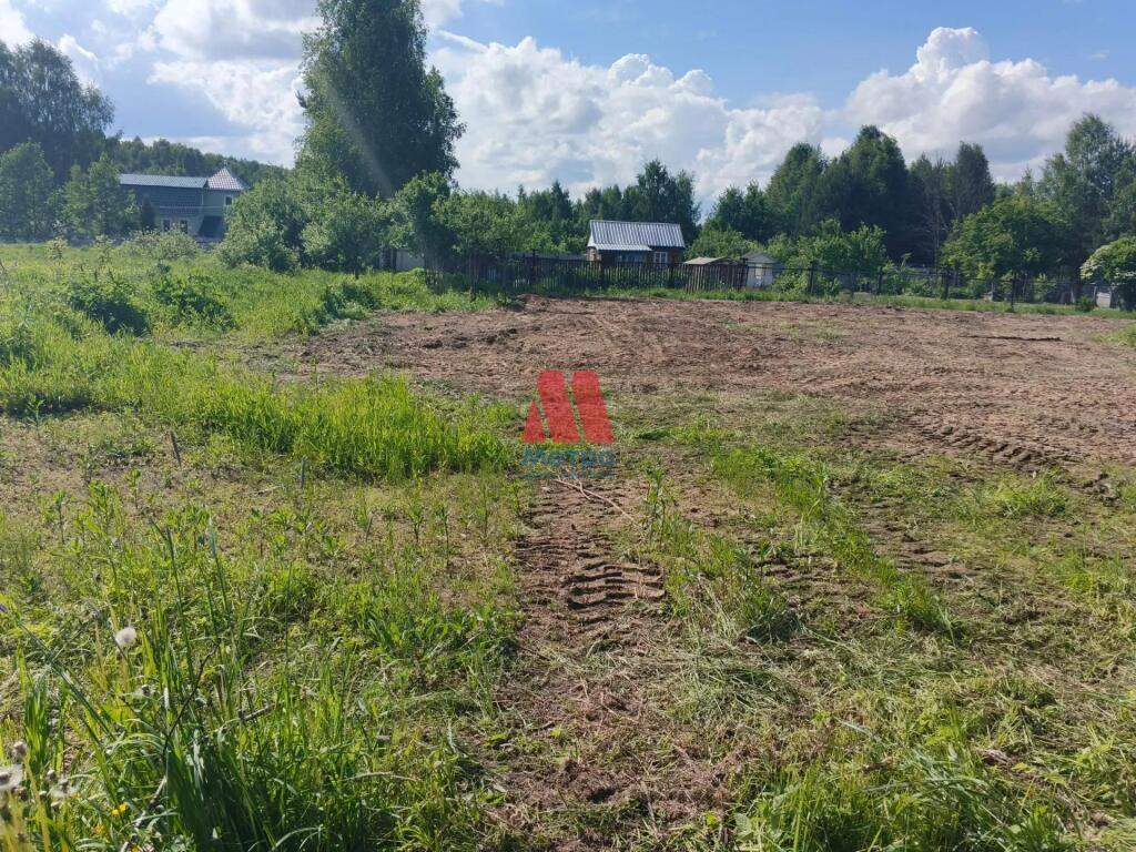 Продам земельный участок 1700 м.кв.