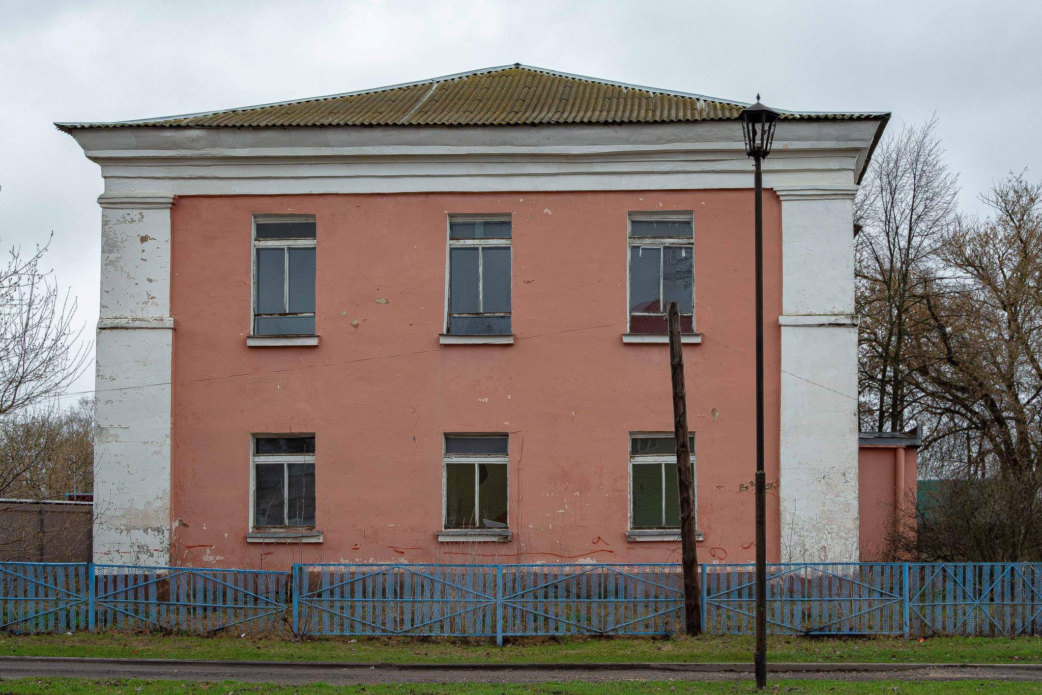 Продам торговое помещение 852.7 м.кв.
