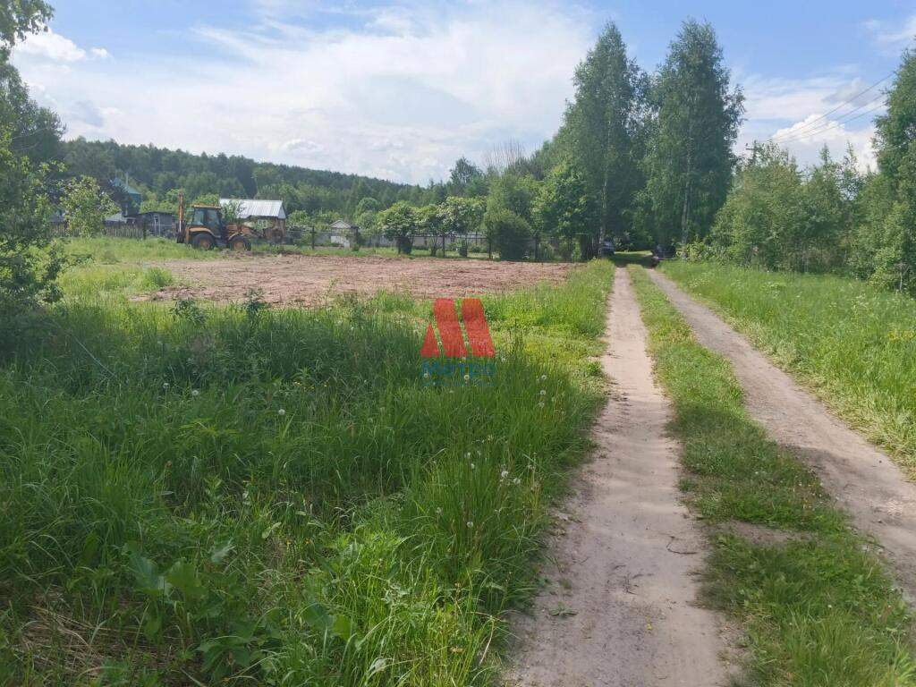 Продам земельный участок 1700 м.кв.