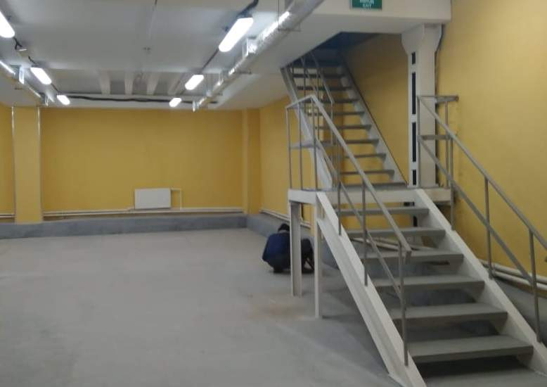 Сдам в аренду склад 281.2 м.кв.