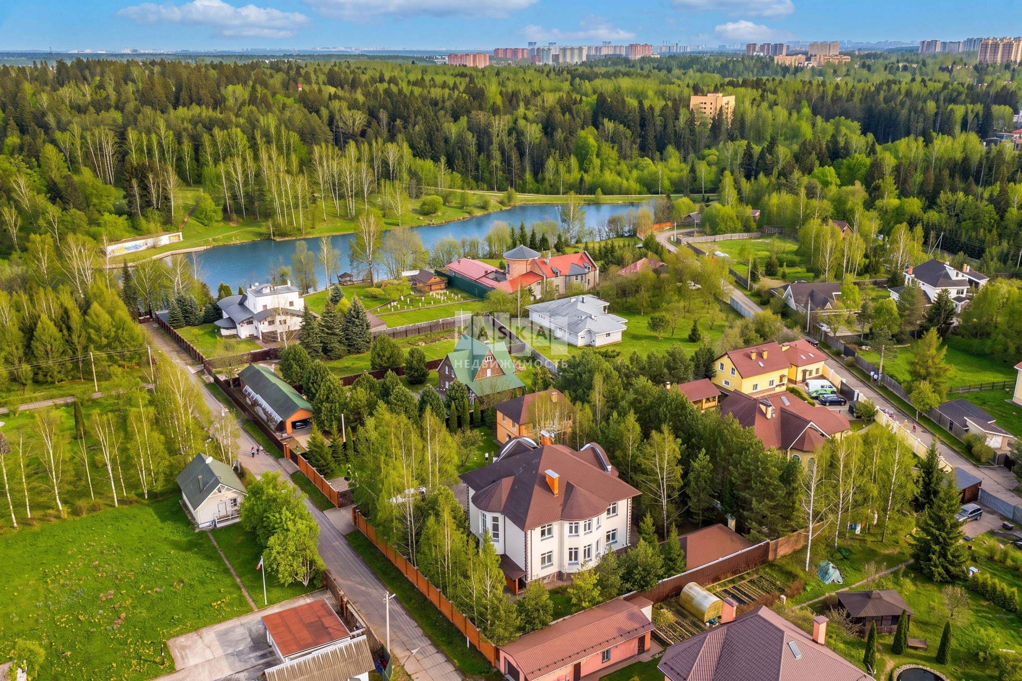 Дом на продажу в Елино, Торговая улица, влд19стр19 фото №0