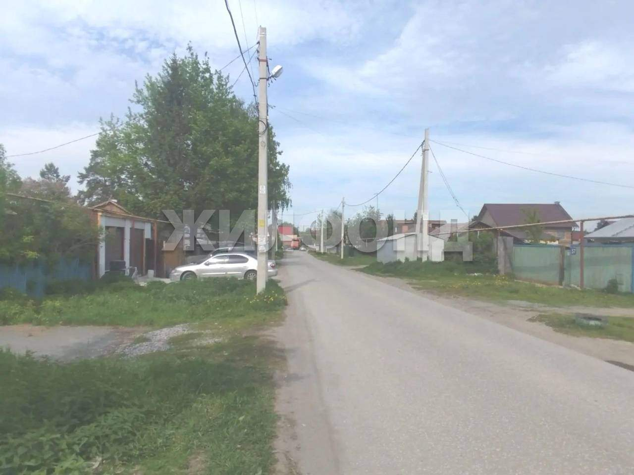 Продам земельный участок 1360 м.кв.