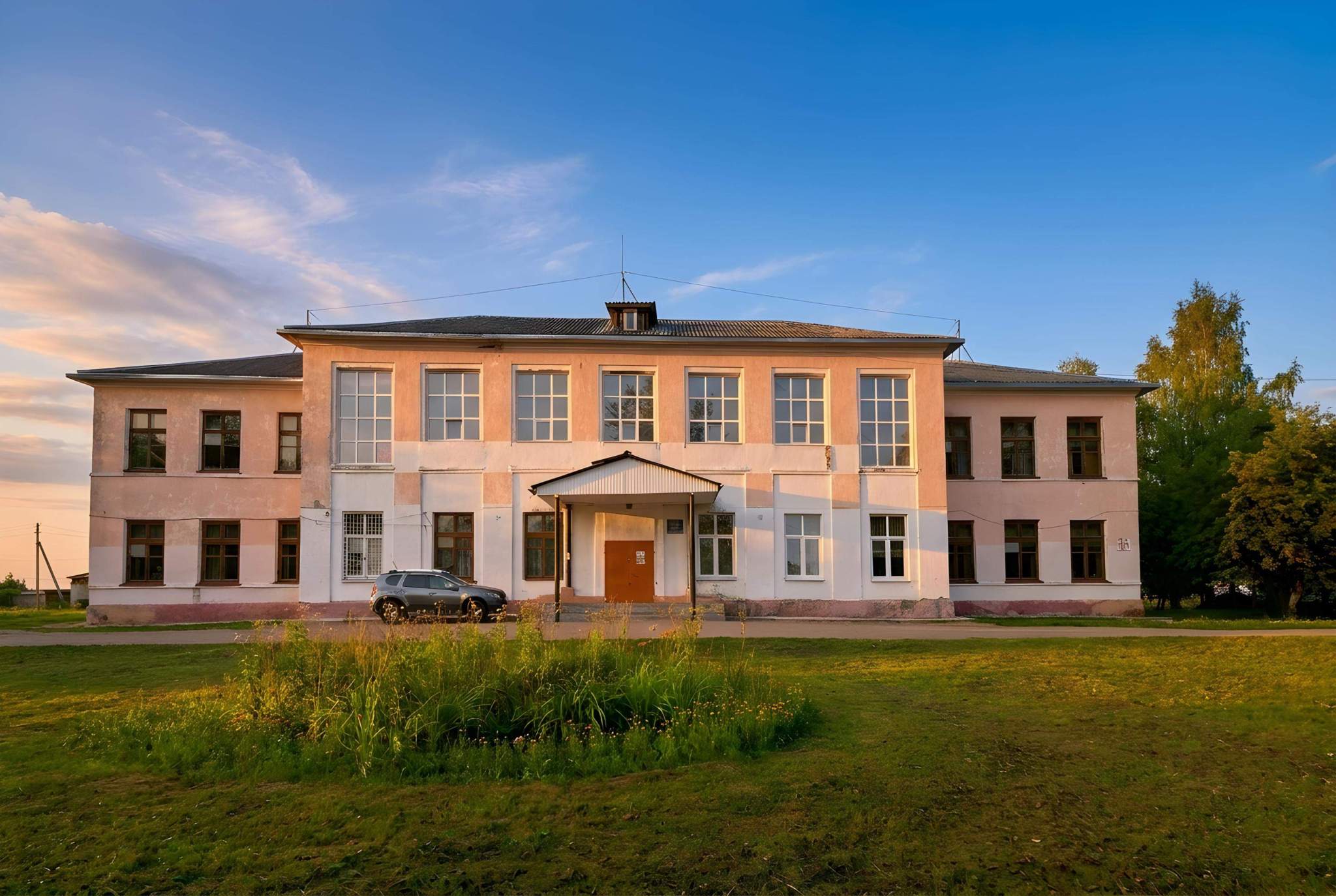 Продам торговое помещение 1600.9 м.кв.