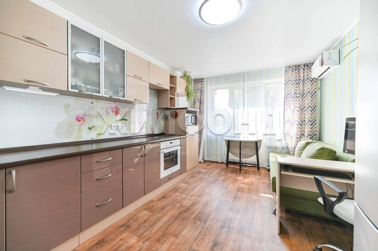 Квартира на продажу в Барнауле, Сергея Ускова улица, 25