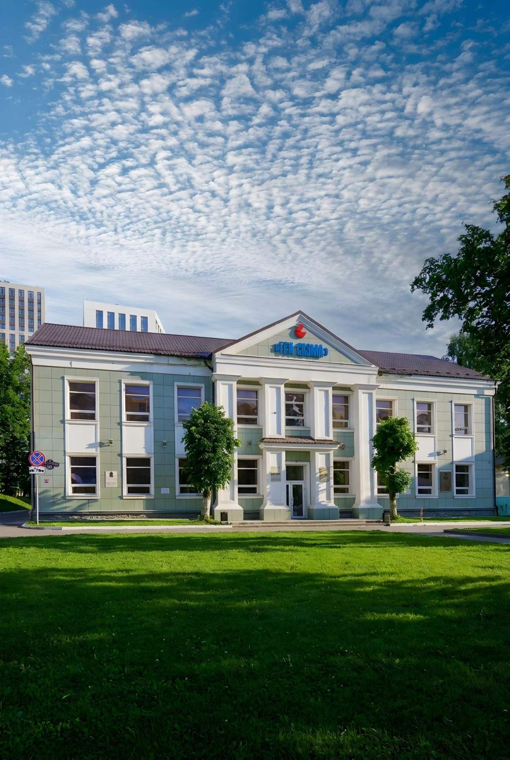 Продам торговое помещение 1211.3 м.кв.