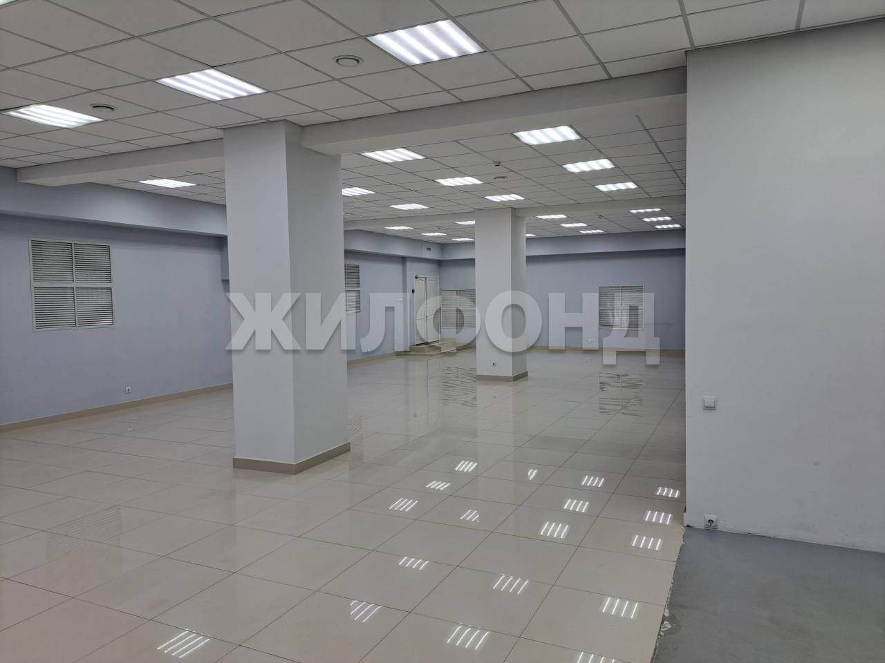 Продам магазин 928 м.кв.