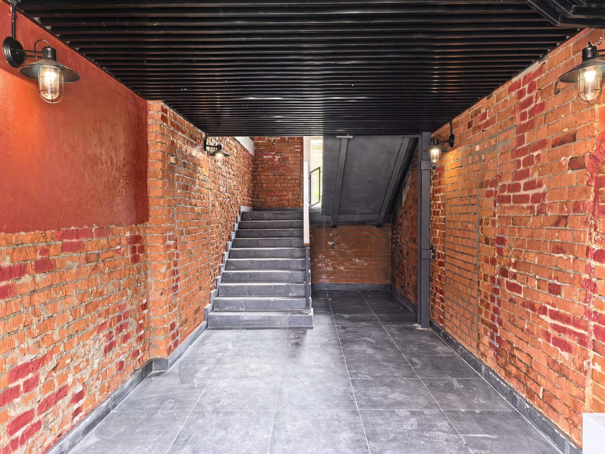 Продам помещение свободного назначения 10.6 м.кв.