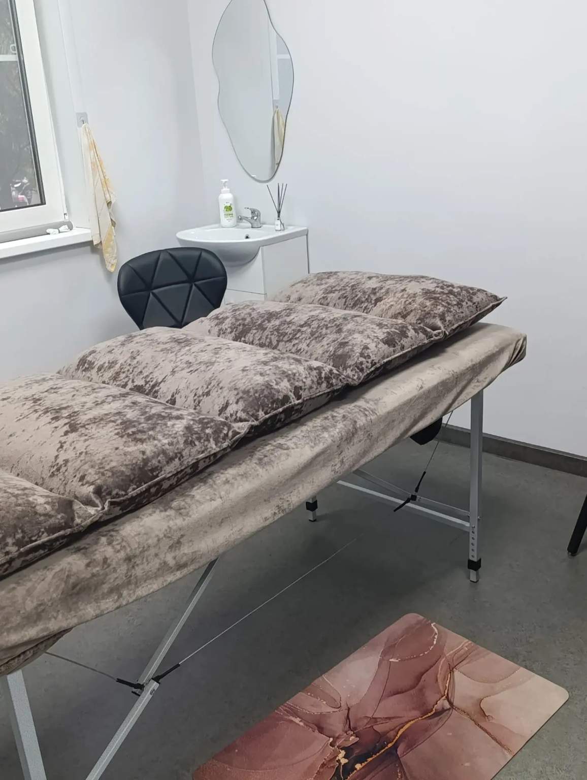 Сдам в аренду помещение свободного назначения 13.7 м.кв.