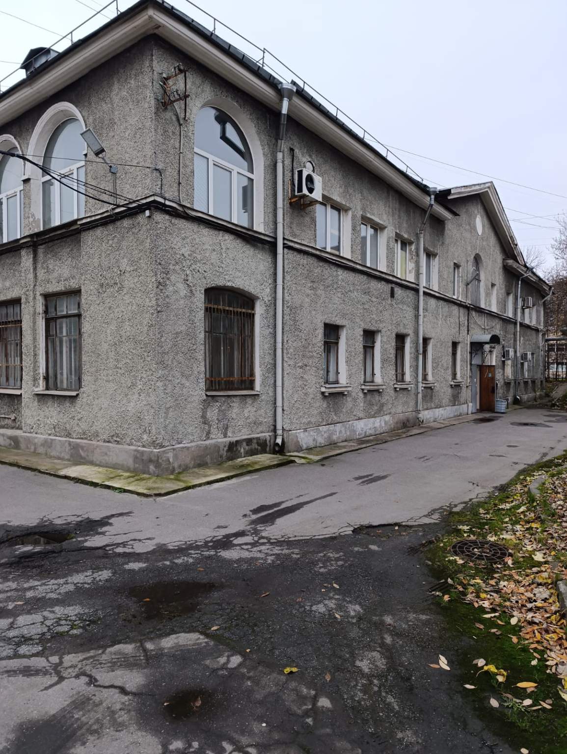Продам торговое помещение 22000 м.кв.