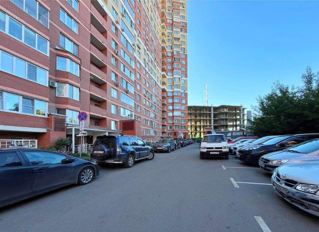 Продам земельный участок 2180 м.кв.