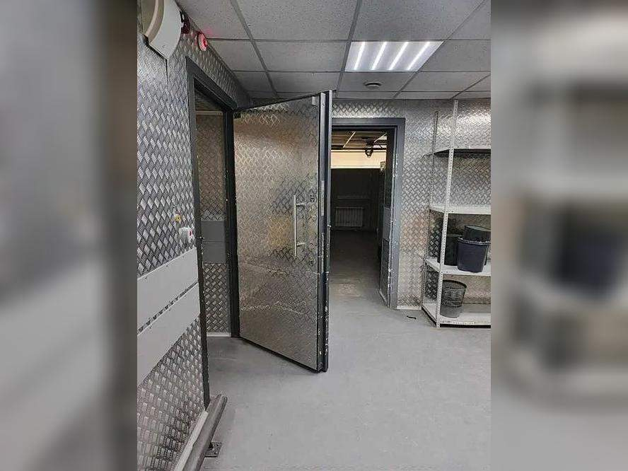 Сдам в аренду помещение свободного назначения 892.4 м.кв.