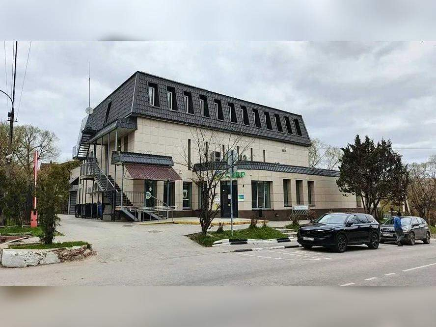 Сдам в аренду помещение свободного назначения 892.4 м.кв.