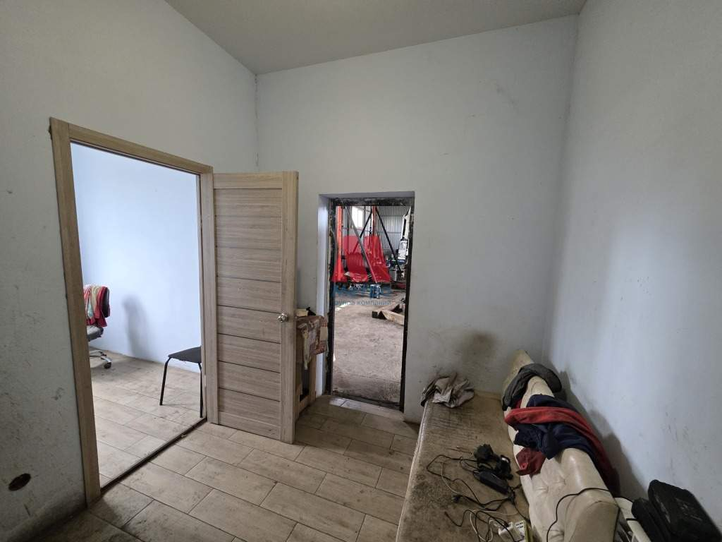 Сдам в аренду торговое помещение 400 м.кв.
