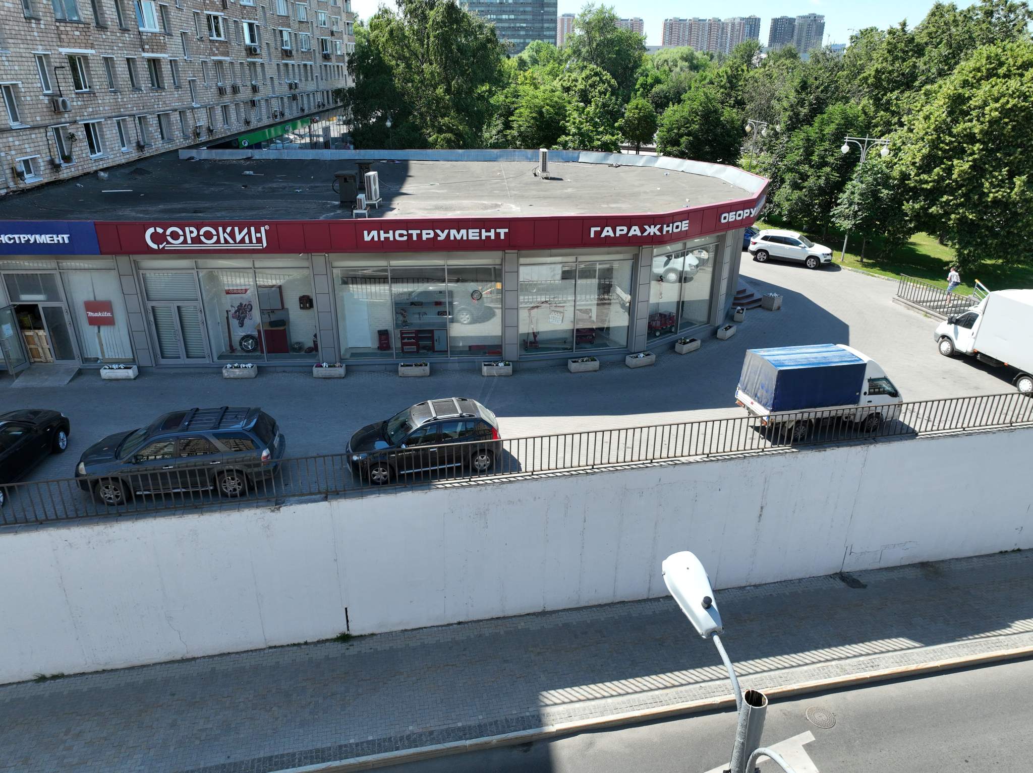 Сдам в аренду магазин 207 м.кв.
