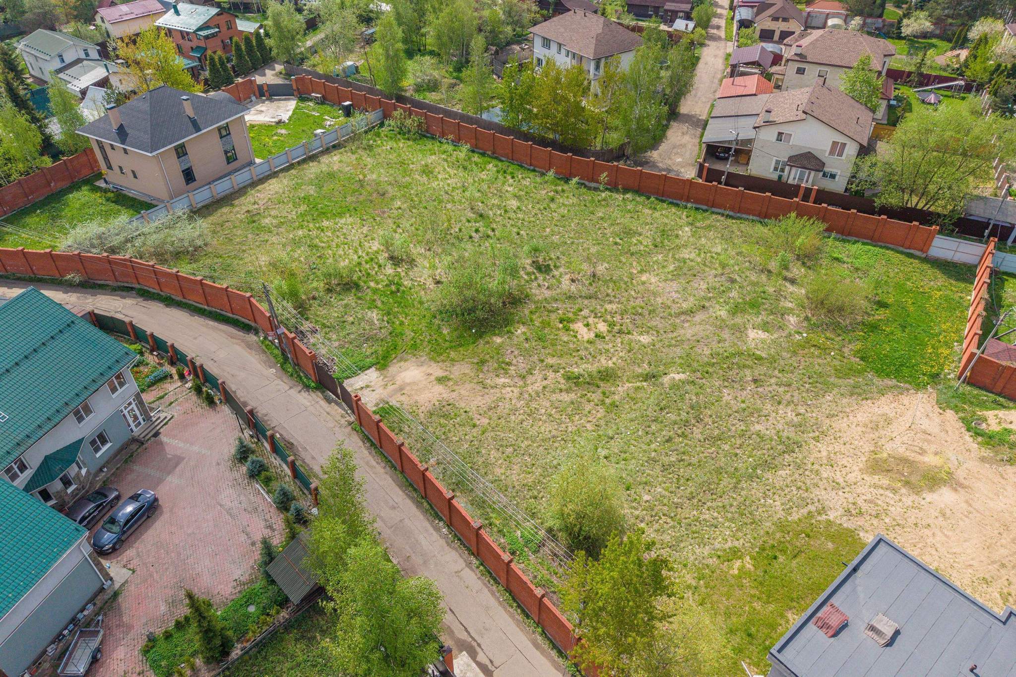 Продам земельный участок 750 м.кв.